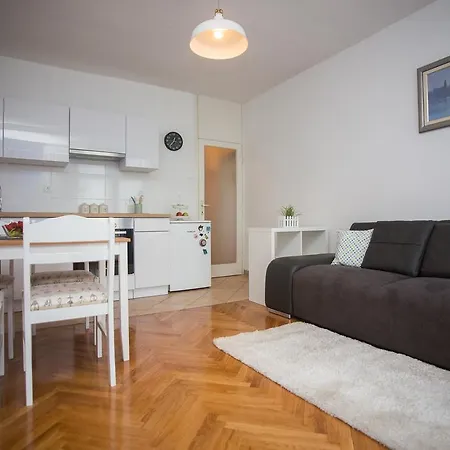 Vesna Apartment Split