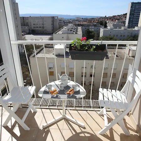 شقة Vesna سبليت